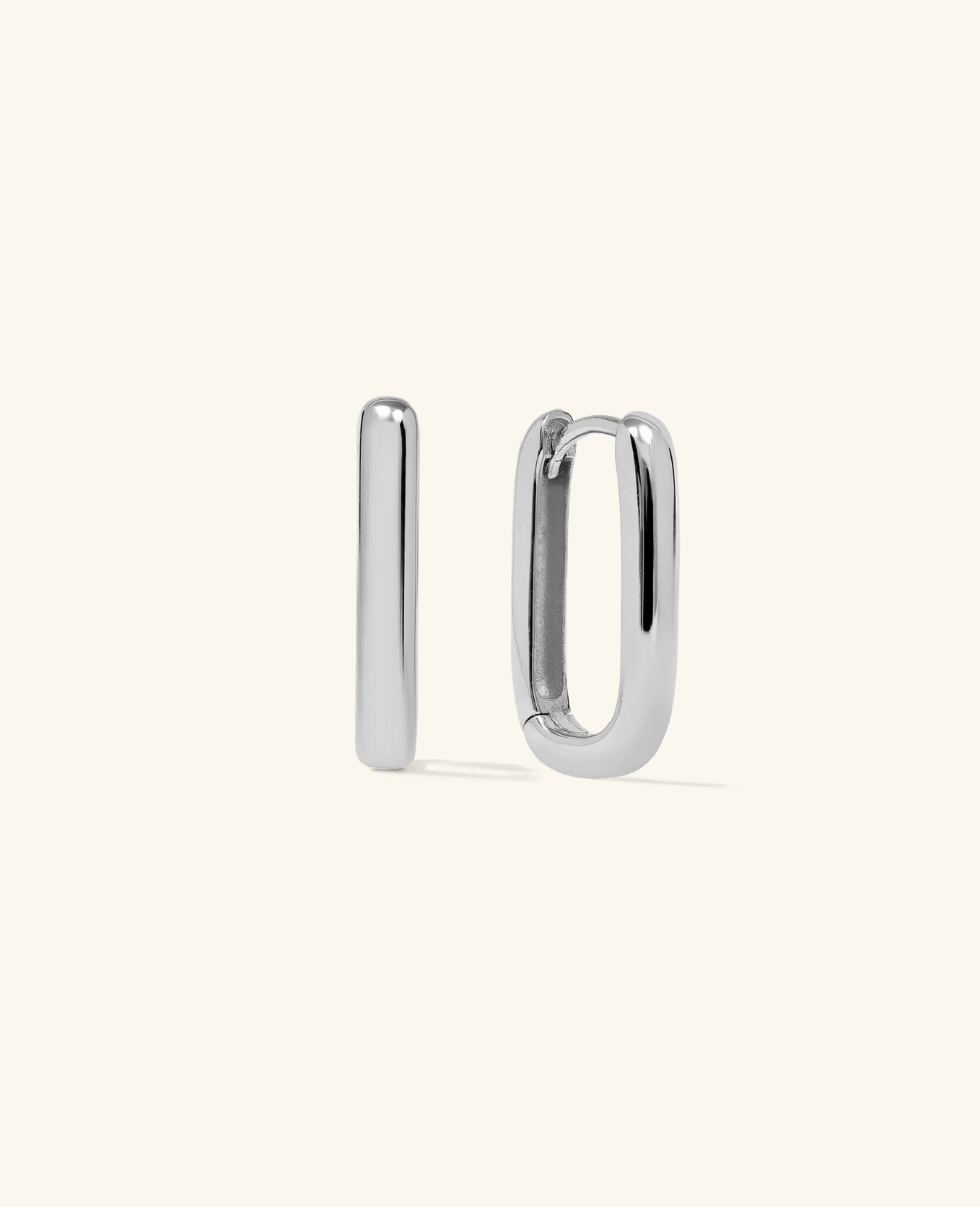 Aro Huggie de plata rectangular