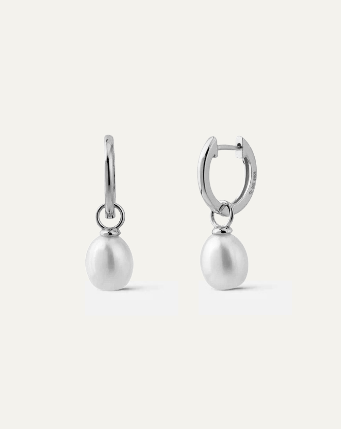Pendientes de aro de oro con dije de perlas