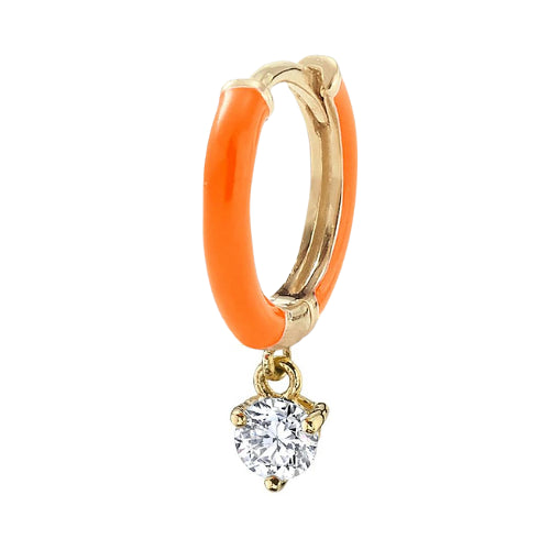 Aro Huggie con esmalte naranja neón CZ