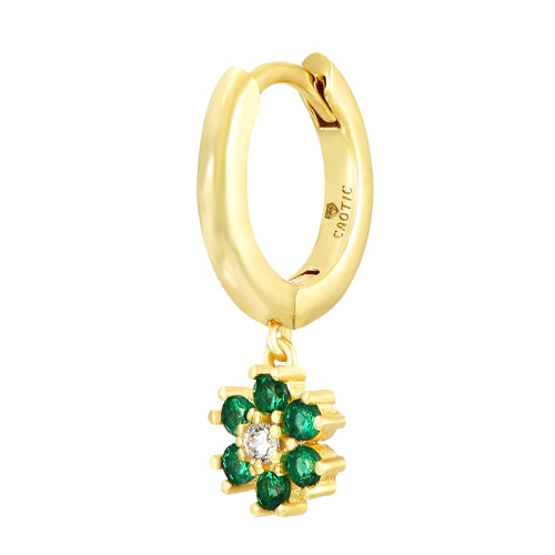 Aro Huggie dorado con flor de margarita y circonita verde