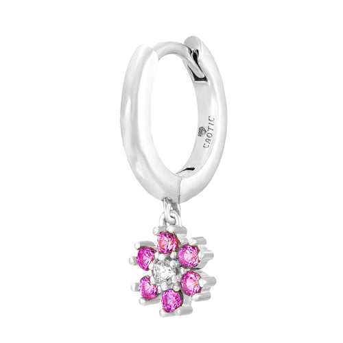 Aro Huggie de plata con flor de margarita y circonita rosa