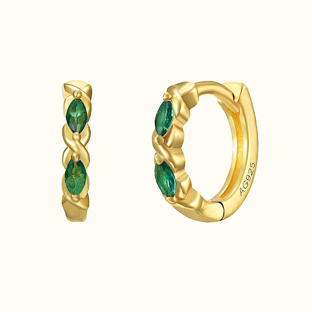 Aro Huggie de oro marquesa con doble circonita verde