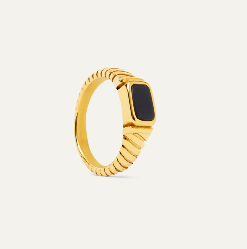 Plain gold 2025 pinky ring